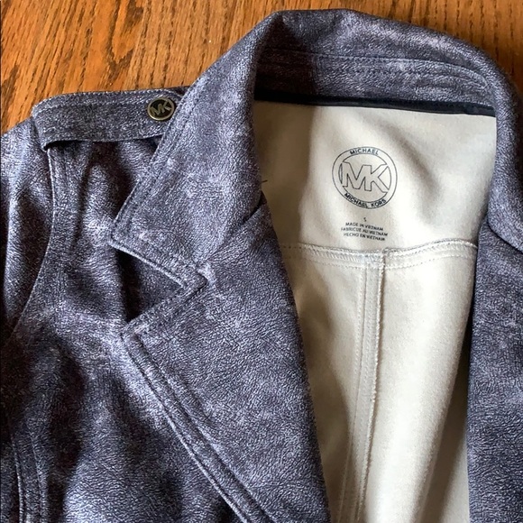 LIKE NEW MK Michael Kors Light weight bomber - Picture 3 of 9